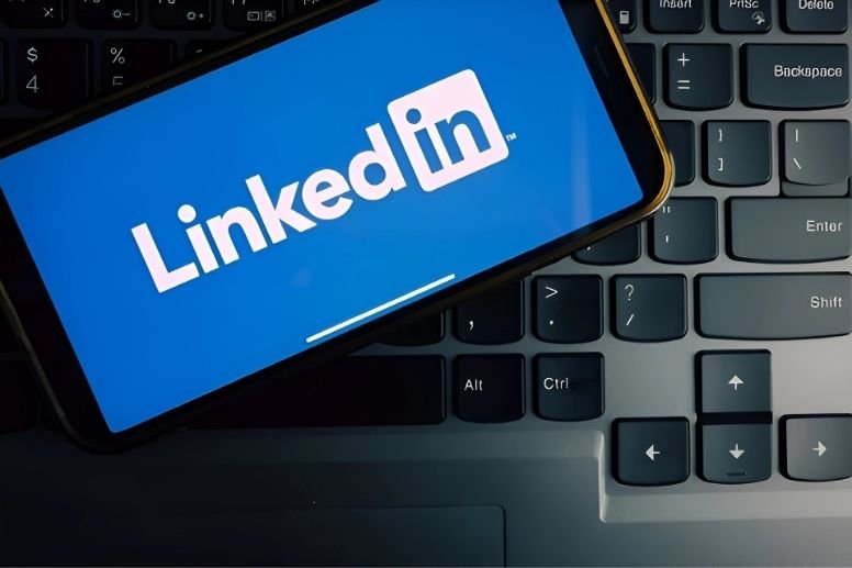Conceptual graphic illustrating LinkedIn management services by Digital Omnicon for USA business growth and networking.